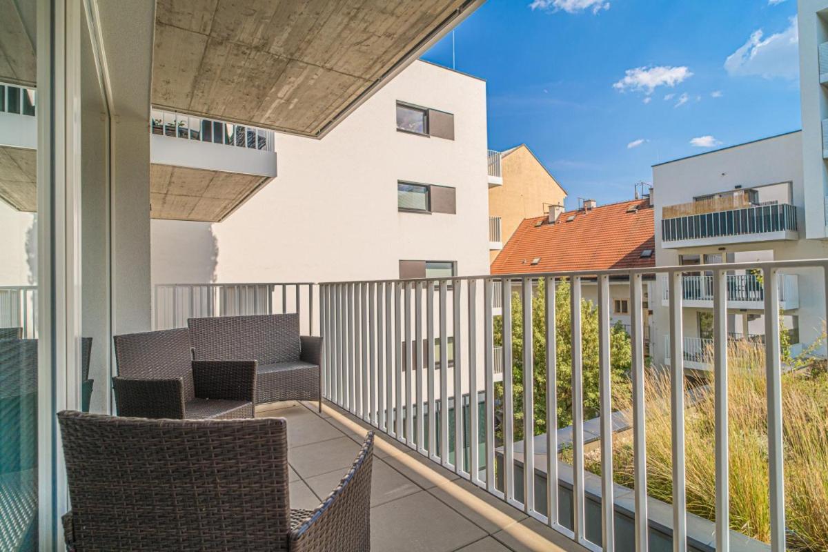 Apartment Karel With Garage Parking Praga Exterior foto