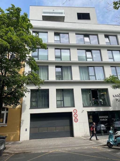 Apartment Karel With Garage Parking Praga Exterior foto